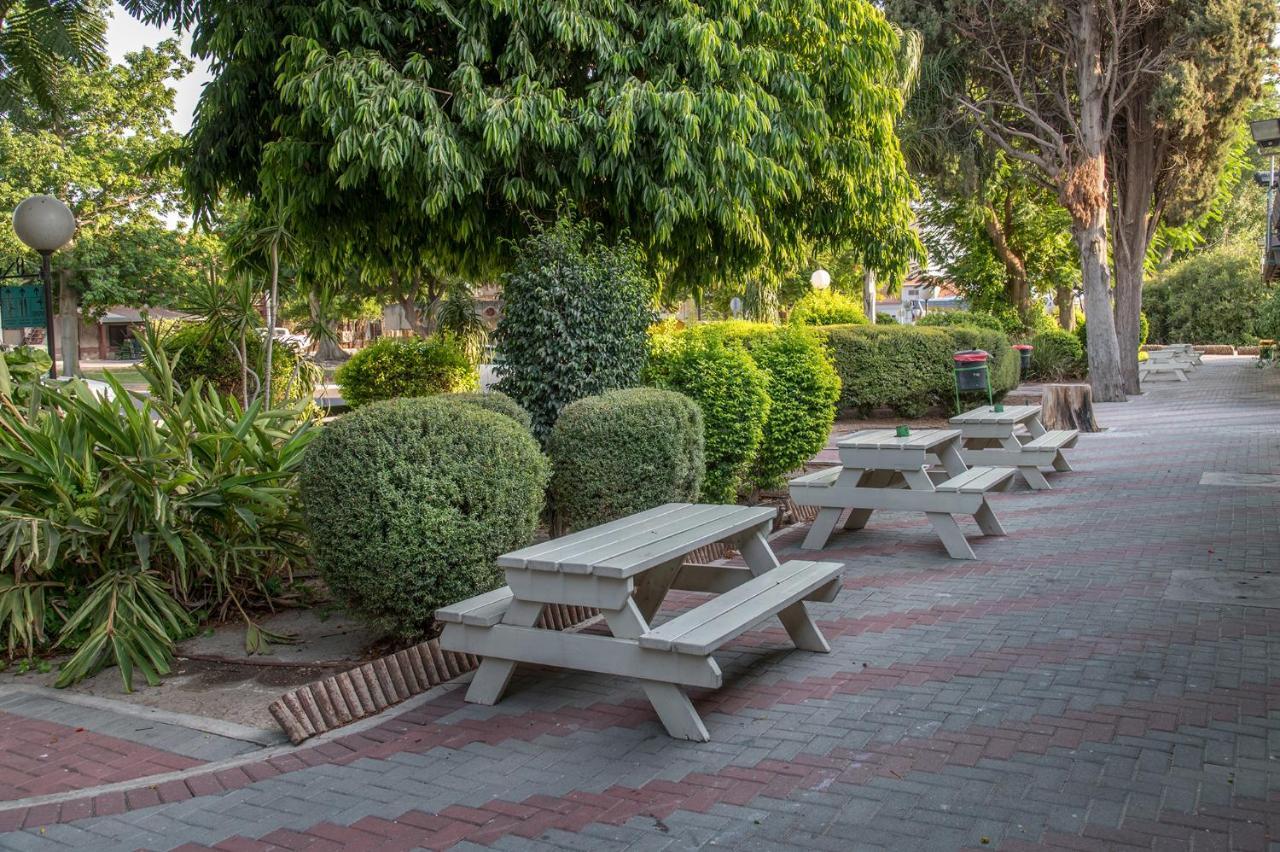 Degania Bet Kibbutz Country Lodging คินเนเร็ต ภายนอก รูปภาพ