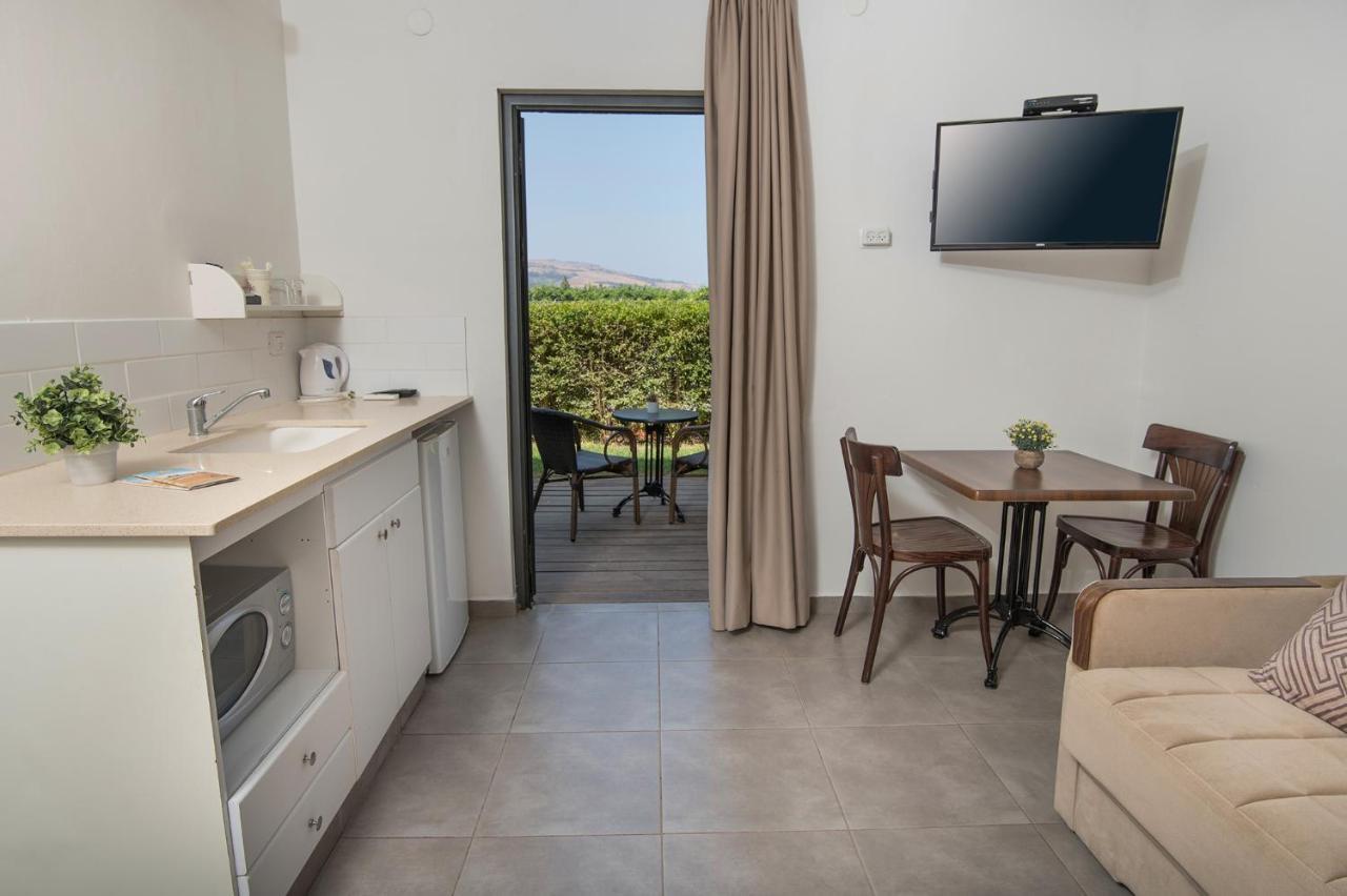 Degania Bet Kibbutz Country Lodging คินเนเร็ต ภายนอก รูปภาพ