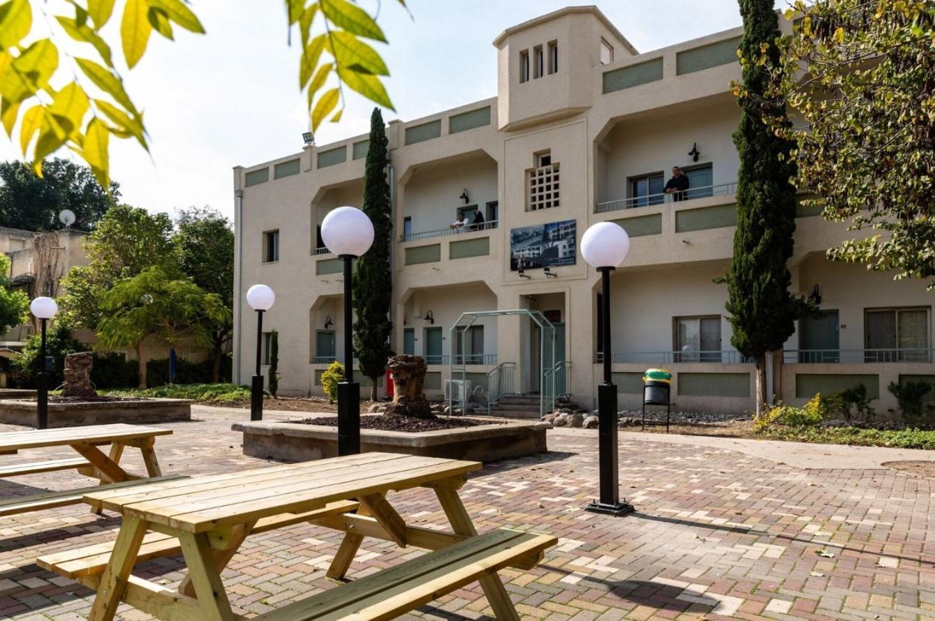 Degania Bet Kibbutz Country Lodging Hotel คินเนเร็ต ภายนอก รูปภาพ